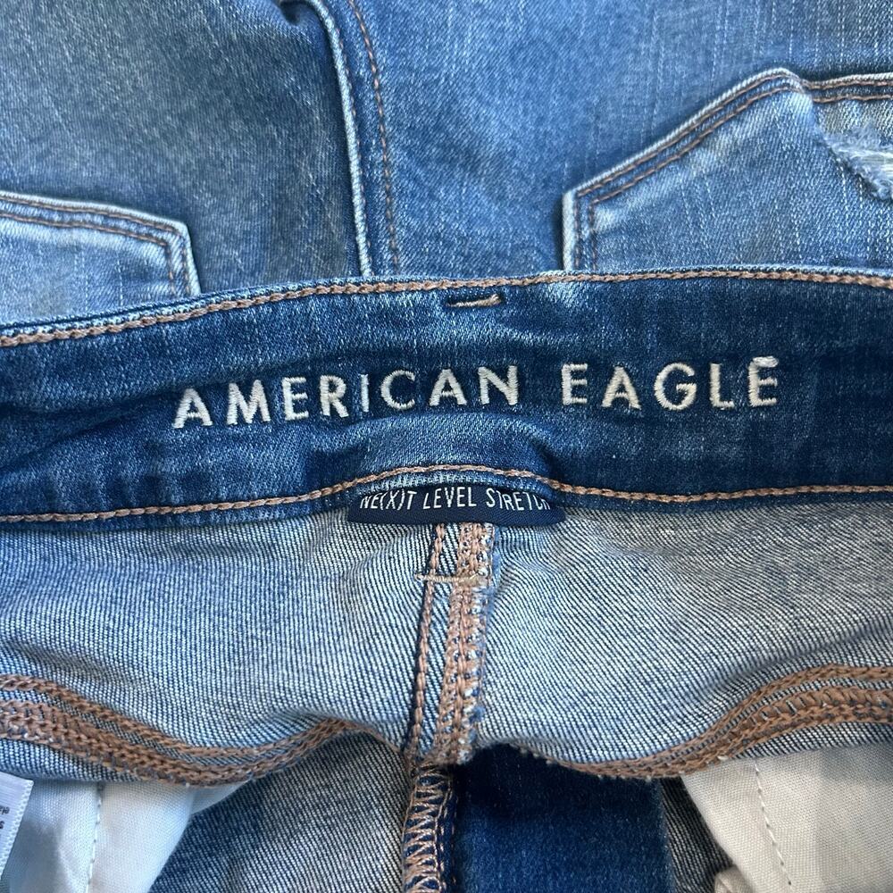 American Eagle Hi-Rise Shortie Medium Wash Blue Distressed Raw Hem Ripped Size 0 - Picture 4 of 6